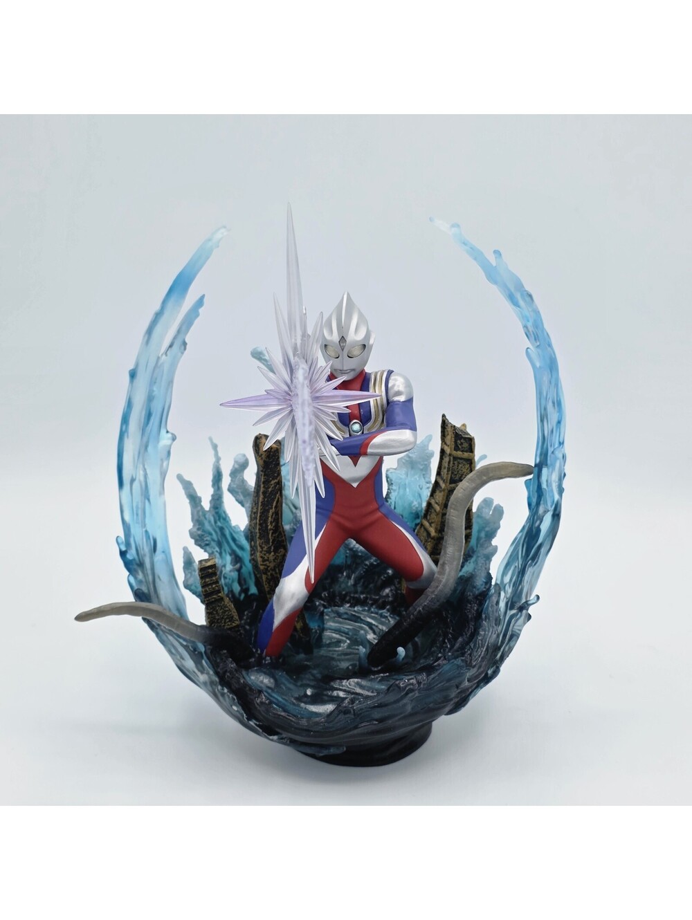 BANDAI FIGUARTSZERO Ultraman Tiga Multi Type Ultraman Tiga Age14+